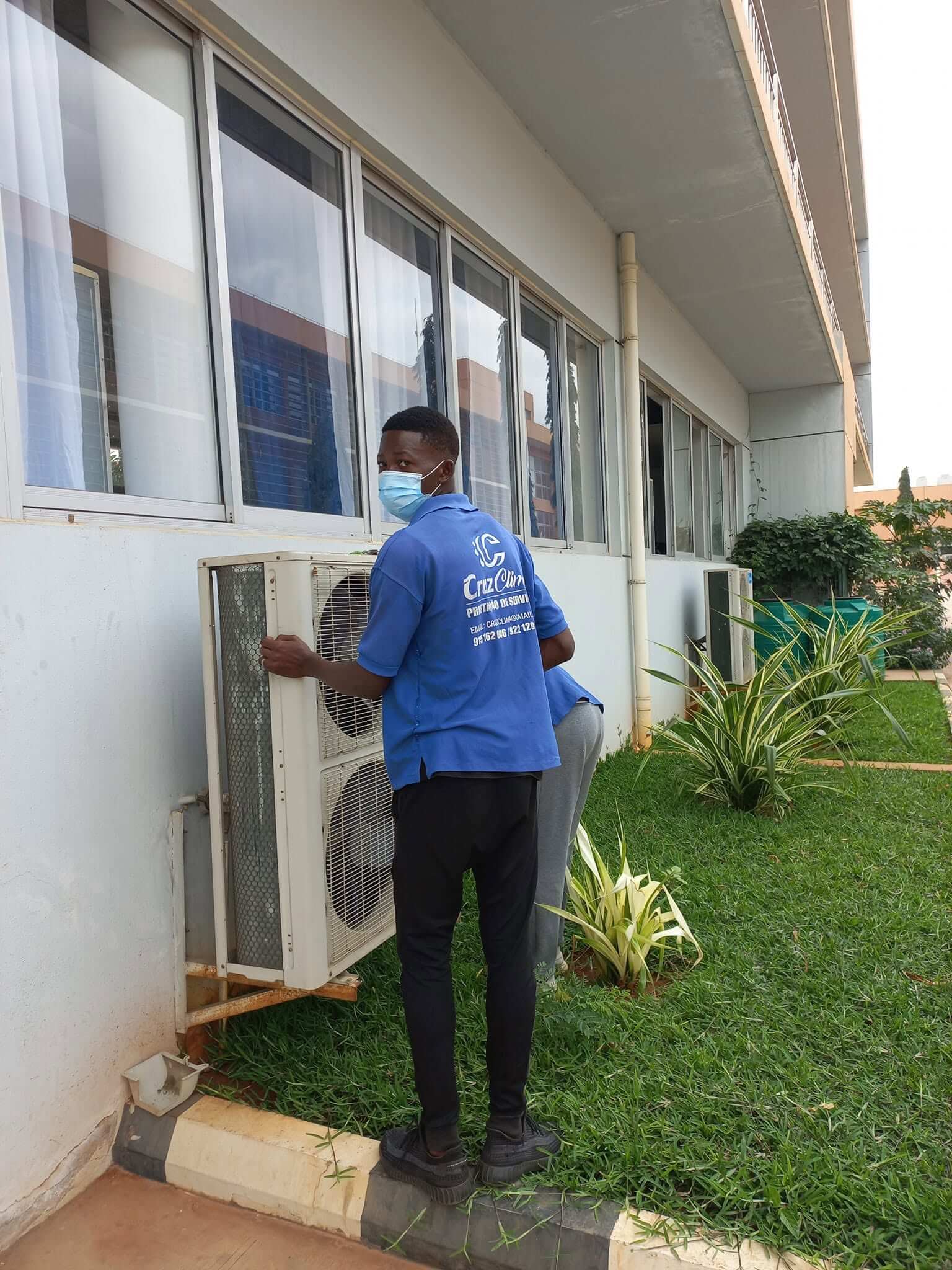Serviço comercial de climatização em Luanda, Cruz Clima